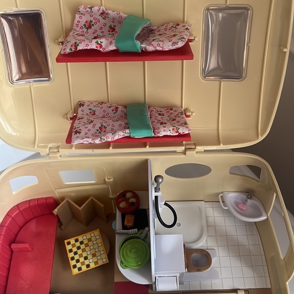 Calico Critters Family Camper 🏕 - Picture 6 of 9